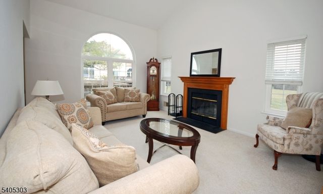 10 Apache Way, Branchburg Twp., NJ 08876