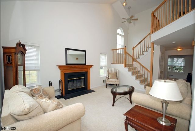 10 Apache Way, Branchburg Twp., NJ 08876