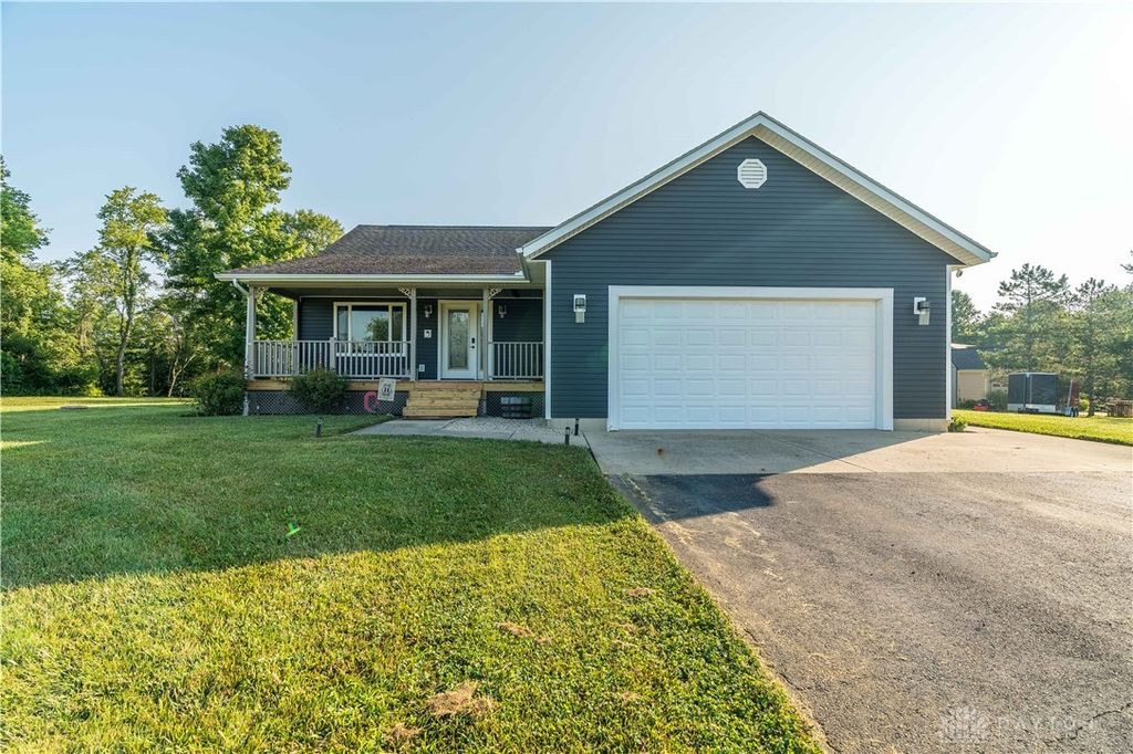 4275 W Demming Road, Piqua, OH 45356