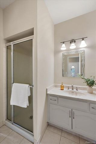 2175 Bordeaux Street, West Bloomfield, MI 48323