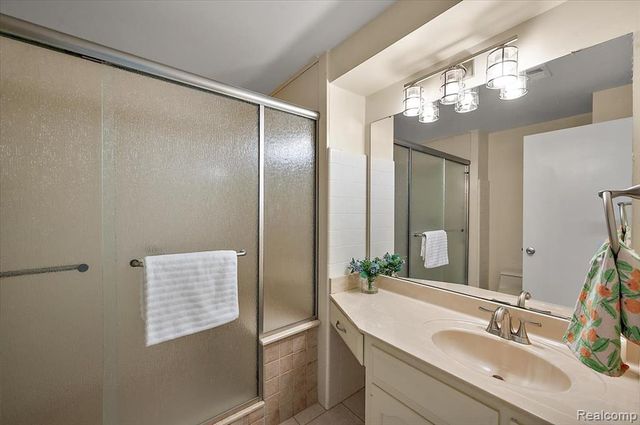 2175 Bordeaux Street, West Bloomfield, MI 48323