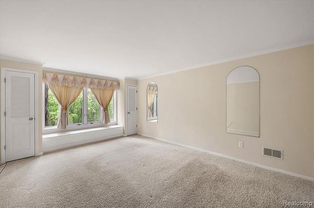 2175 Bordeaux Street, West Bloomfield, MI 48323