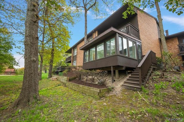 2175 Bordeaux Street, West Bloomfield, MI 48323