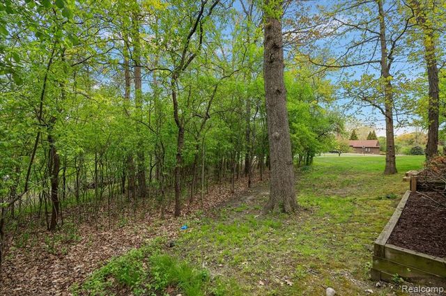 2175 Bordeaux Street, West Bloomfield, MI 48323