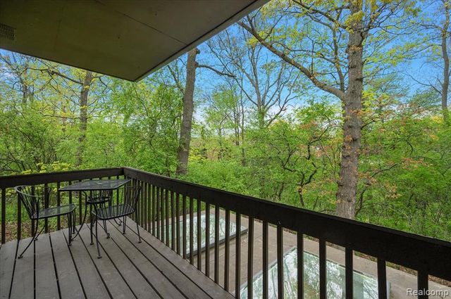 2175 Bordeaux Street, West Bloomfield, MI 48323