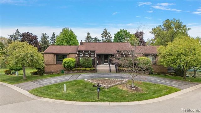 2175 Bordeaux Street, West Bloomfield, MI 48323