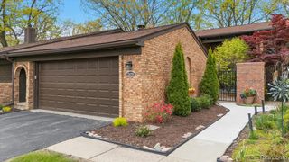 2175 Bordeaux Street, West Bloomfield, MI 48323