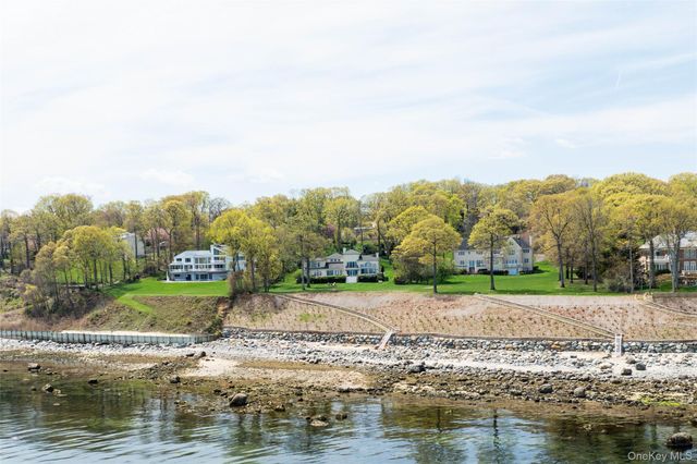 17 Sea Crest Drive, Lloyd Neck, NY 11743
