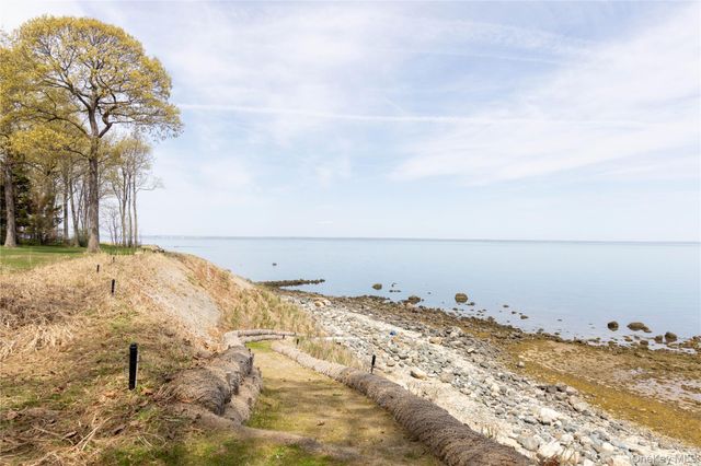 17 Sea Crest Drive, Lloyd Neck, NY 11743