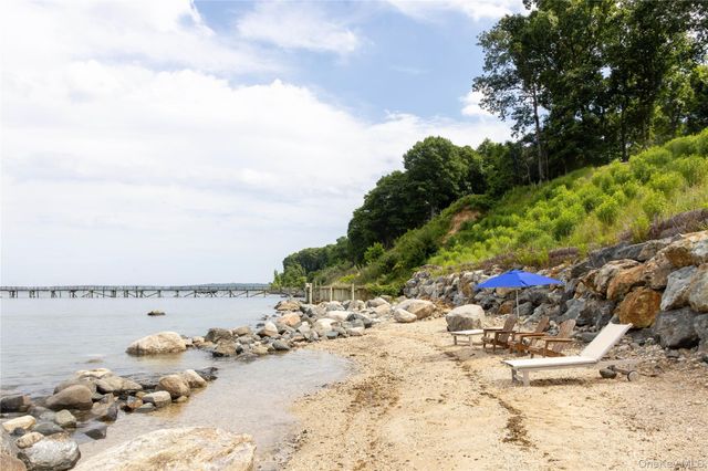 17 Sea Crest Drive, Lloyd Neck, NY 11743