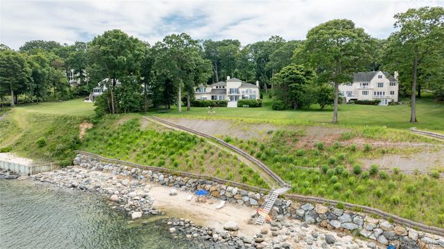 17 Sea Crest Drive, Lloyd Neck, NY 11743
