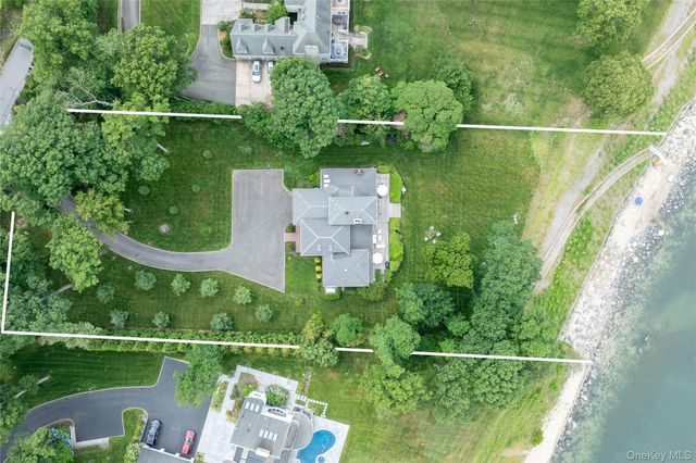 17 Sea Crest Drive, Lloyd Neck, NY 11743