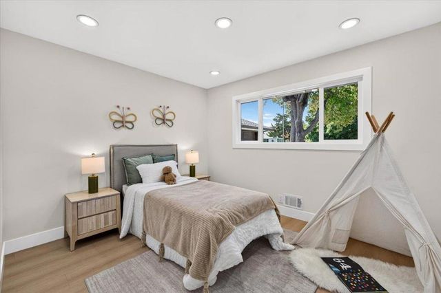926 Radcliffe Drive, San Jose, CA 95117