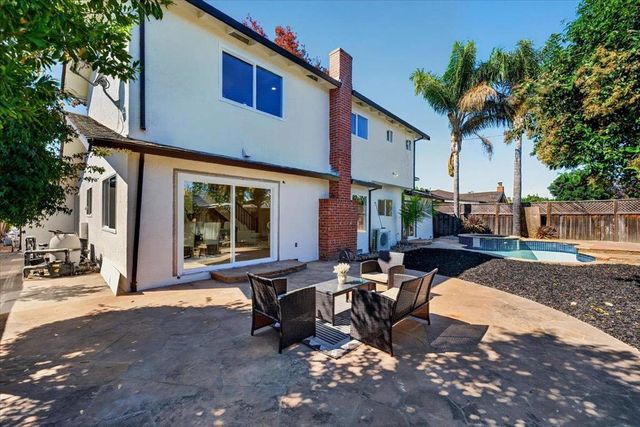 926 Radcliffe Drive, San Jose, CA 95117