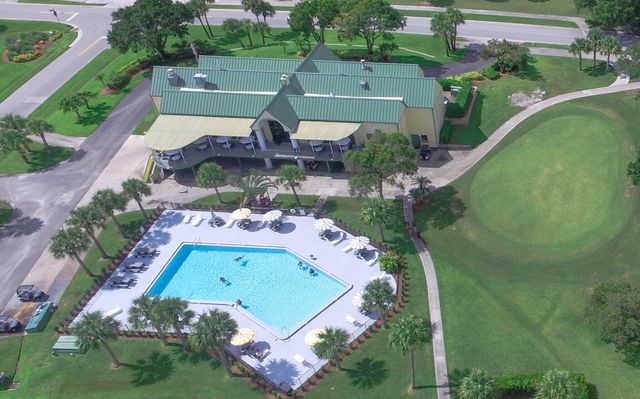 4190 Gator Greens Way 35, Fort Pierce, FL 34982