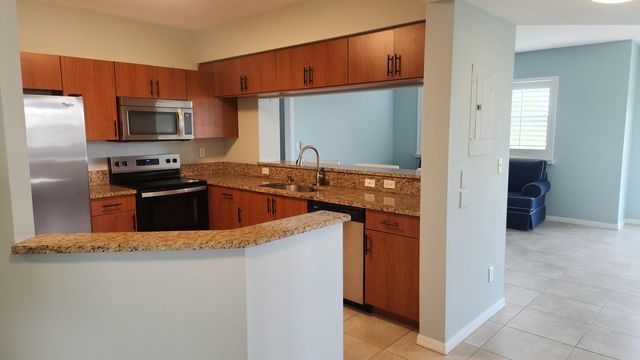 4190 Gator Greens Way 35, Fort Pierce, FL 34982