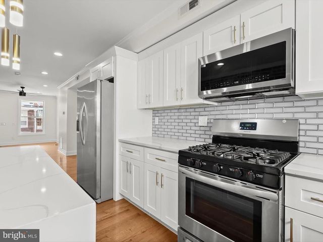 404 N ROBINSON ST, Baltimore, MD 21224