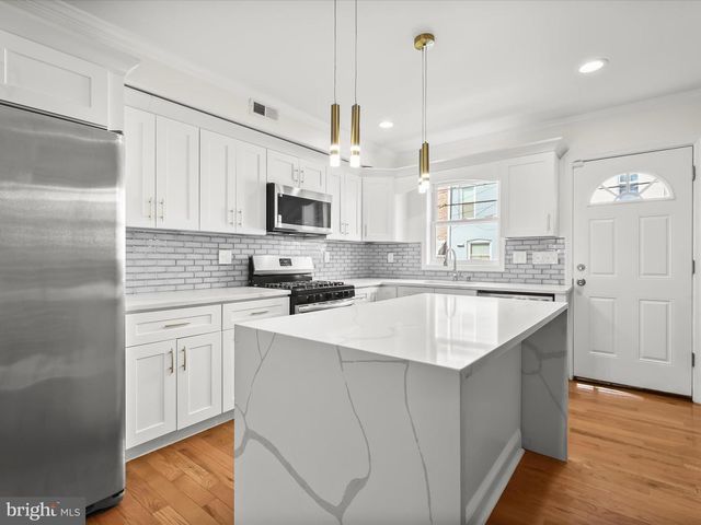 404 N ROBINSON ST, Baltimore, MD 21224