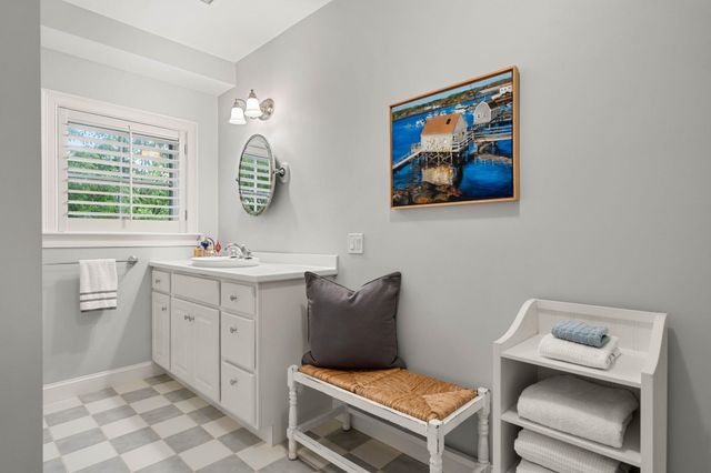 24 Porter Street, Portsmouth, NH 03801