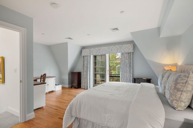 24 Porter Street, Portsmouth, NH 03801