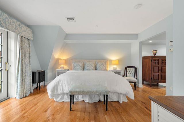 24 Porter Street, Portsmouth, NH 03801