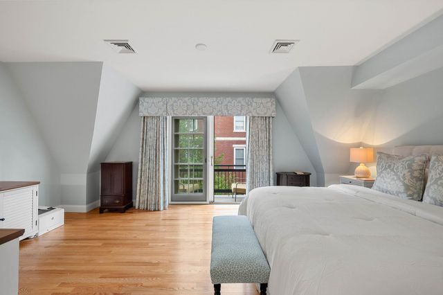 24 Porter Street, Portsmouth, NH 03801