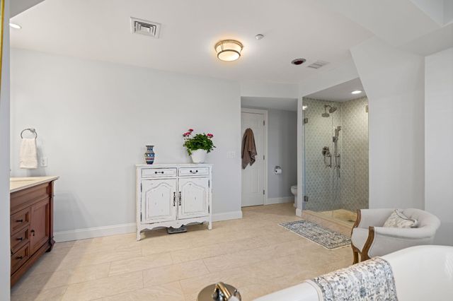 24 Porter Street, Portsmouth, NH 03801