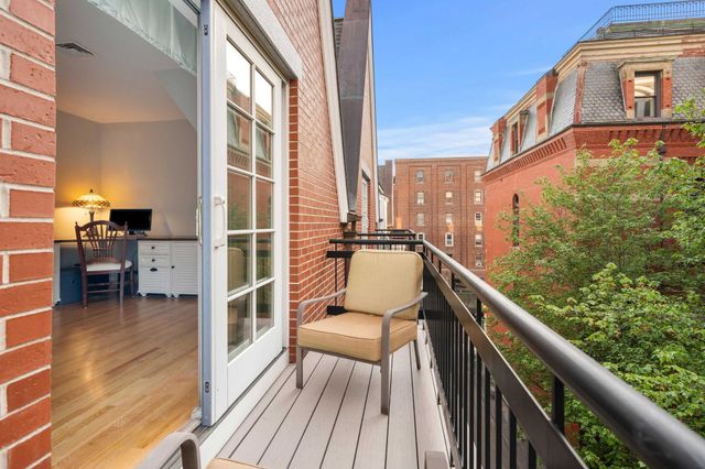 24 Porter Street, Portsmouth, NH 03801
