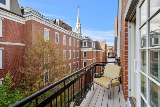 24 Porter Street, Portsmouth, NH 03801