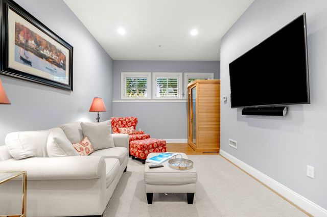 24 Porter Street, Portsmouth, NH 03801