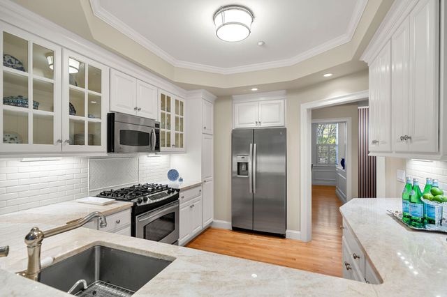 24 Porter Street, Portsmouth, NH 03801
