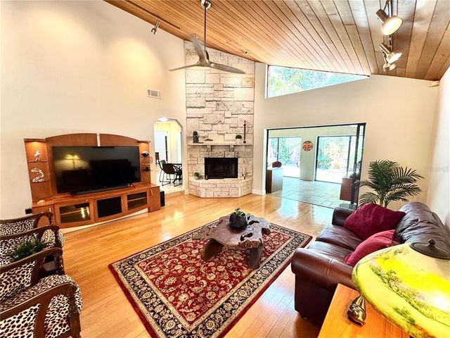 913 RED FOX ROAD, Altamonte Springs, FL 32714