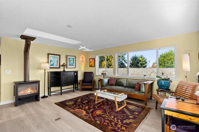 5335 Marian Drive NE, Olympia, WA 98516