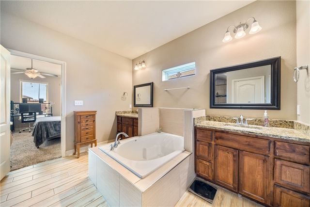 1825 Bay Landing Dr, Portland, TX 78374