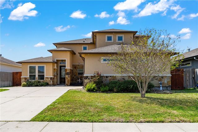 1825 Bay Landing Dr, Portland, TX 78374