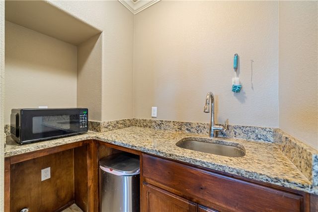 1825 Bay Landing Dr, Portland, TX 78374