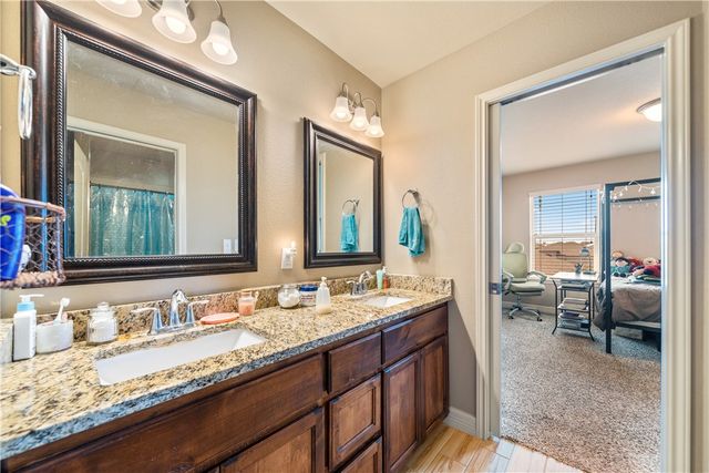 1825 Bay Landing Dr, Portland, TX 78374