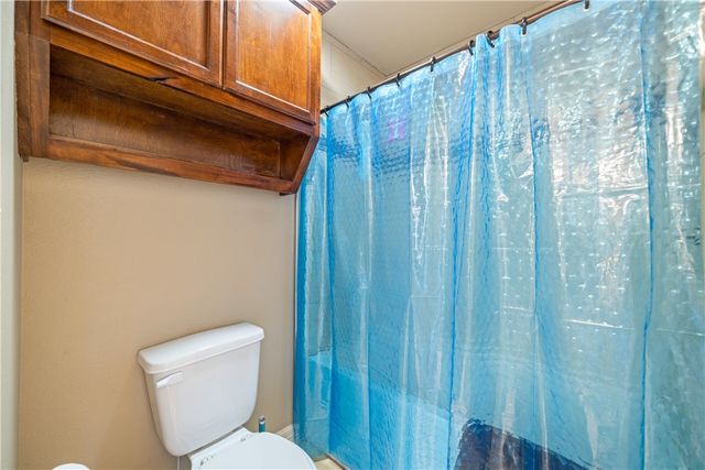 1825 Bay Landing Dr, Portland, TX 78374