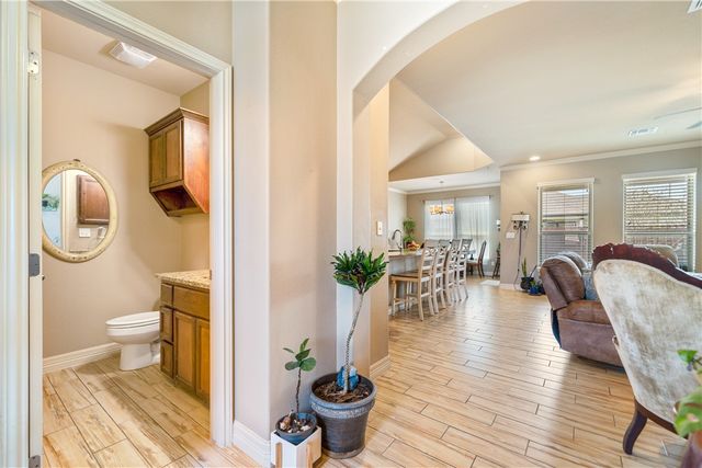 1825 Bay Landing Dr, Portland, TX 78374