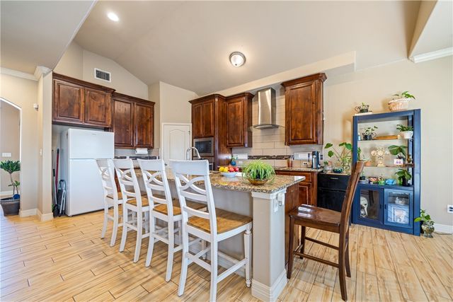 1825 Bay Landing Dr, Portland, TX 78374