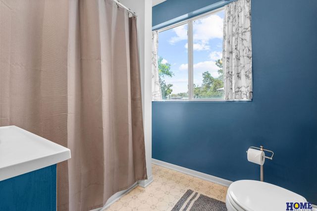 1220 Plum Street, Lincoln, NE 68502