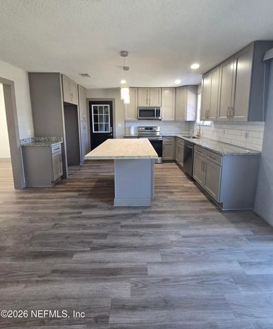 7239 WHITE BIRCH Drive, Jacksonville, FL 32277