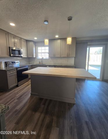 7239 WHITE BIRCH Drive, Jacksonville, FL 32277