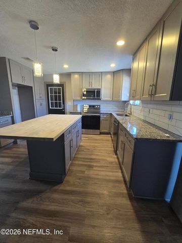 7239 WHITE BIRCH Drive, Jacksonville, FL 32277