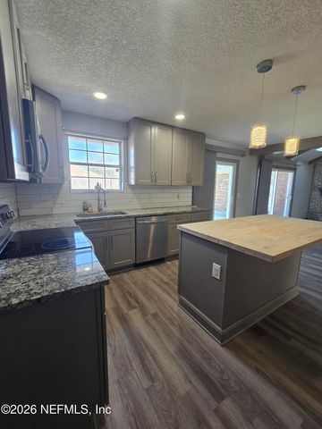 7239 WHITE BIRCH Drive, Jacksonville, FL 32277