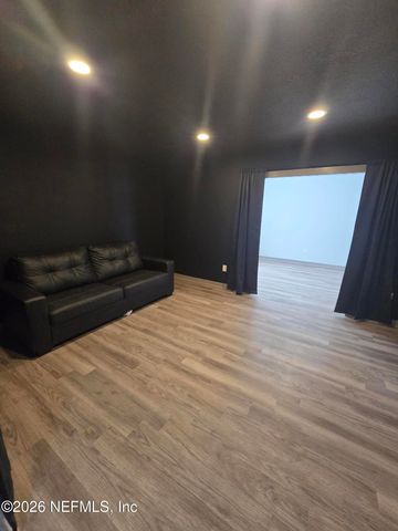 7239 WHITE BIRCH Drive, Jacksonville, FL 32277