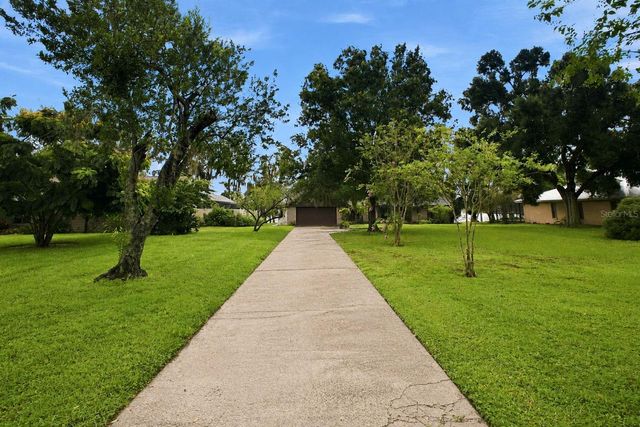 15301 LAKE MAURINE DRIVE, Odessa, FL 33556