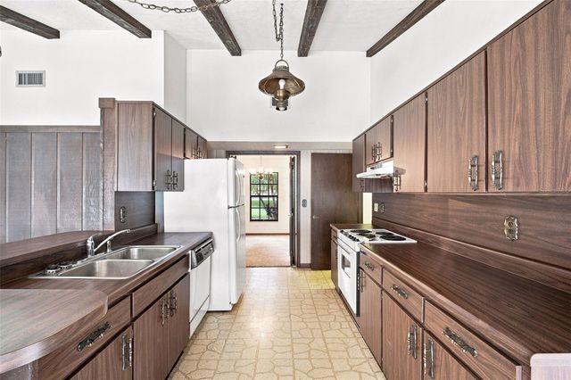 15301 LAKE MAURINE DRIVE, Odessa, FL 33556