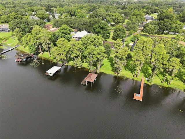 15301 LAKE MAURINE DRIVE, Odessa, FL 33556