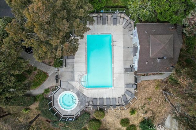 7626 Hollister Avenue 331, Goleta, CA 93117